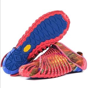 FUROSHIKI Watershoes/Five-Finger Running Shoes.